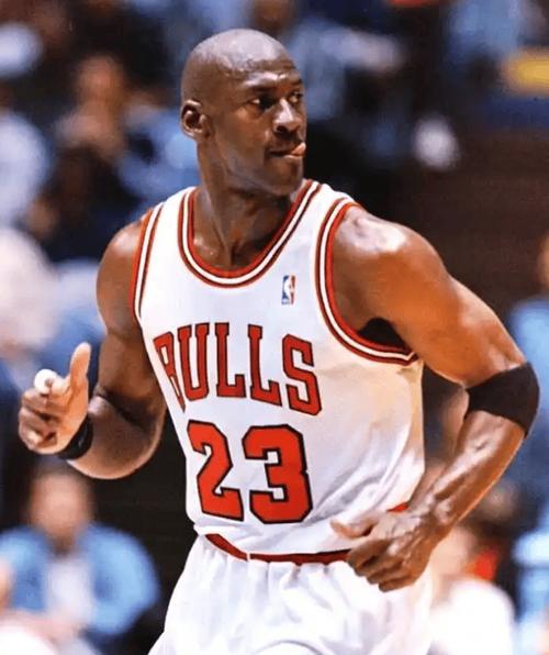 杰弗森谈历史级别光头球员：巴克利、乔丹、科比、卡特