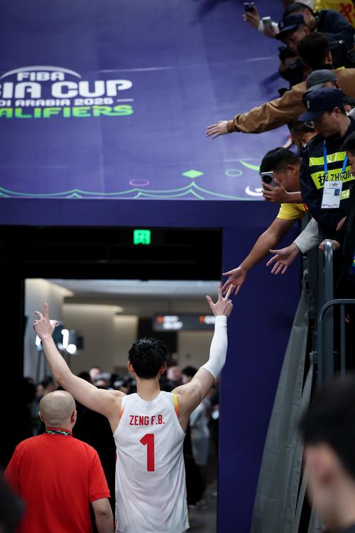 此前亚洲杯及预选赛期间 NBA已选派训练师参与到中国国家队训练中