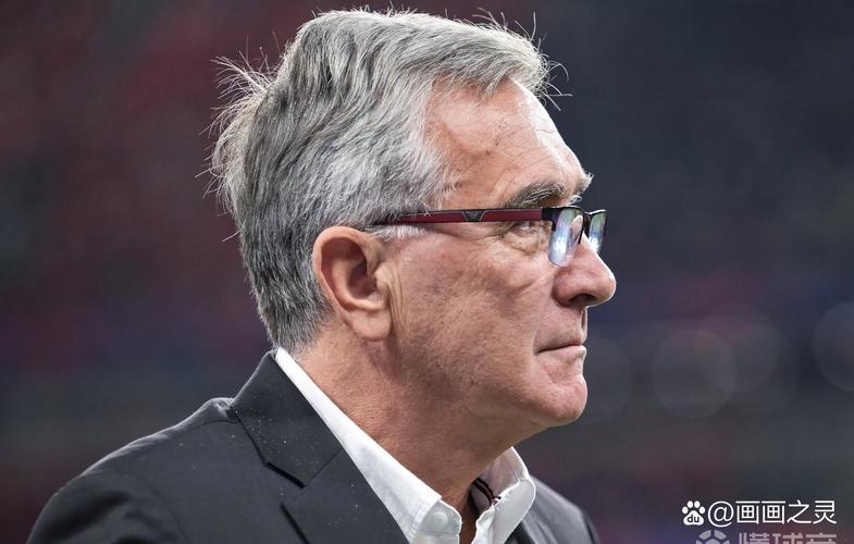 马德兴：国足新帅难产考虑的不该是土洋问题，而是要反思选帅方式