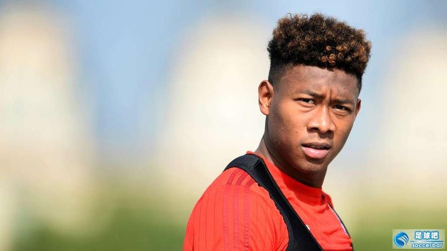 博班:库普梅纳斯是纯粹的中场,长远来看他可能无法适应踢中后卫