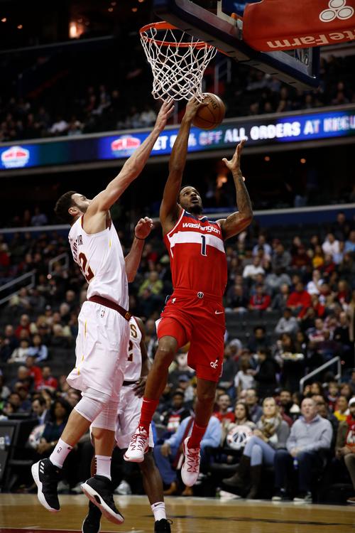 阿里扎:打球时每晚都会全力以赴地防守对方最好的球员