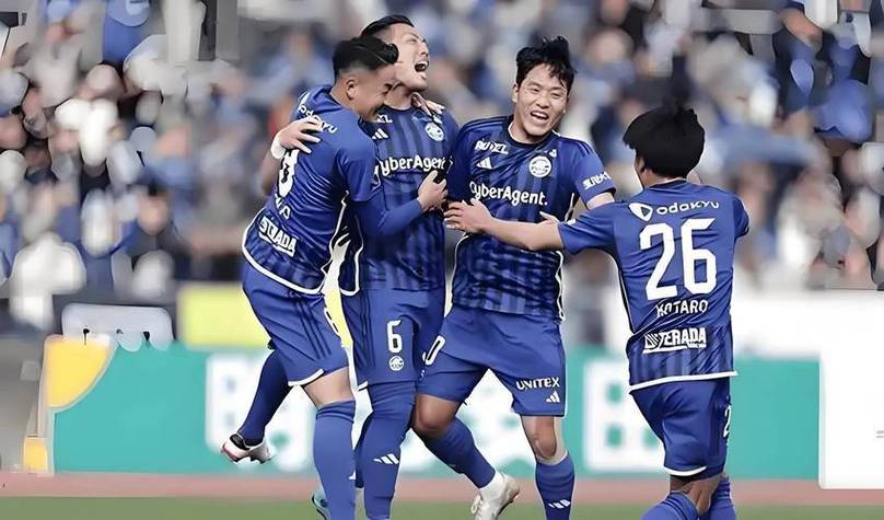 亚冠逆天乌龙!町田队长开场32秒远距离回传,皮球直接精准入网