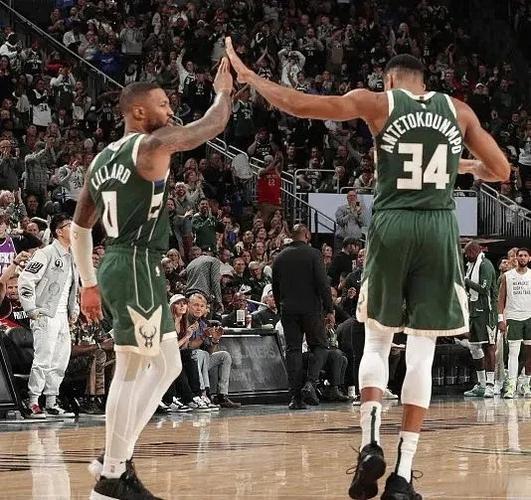 顶级鸡汤!里弗斯:我们绝不会让某一个人输掉比赛 那就是特纳